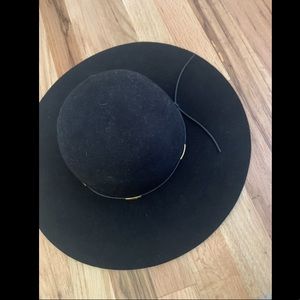 Black wool hat worn once